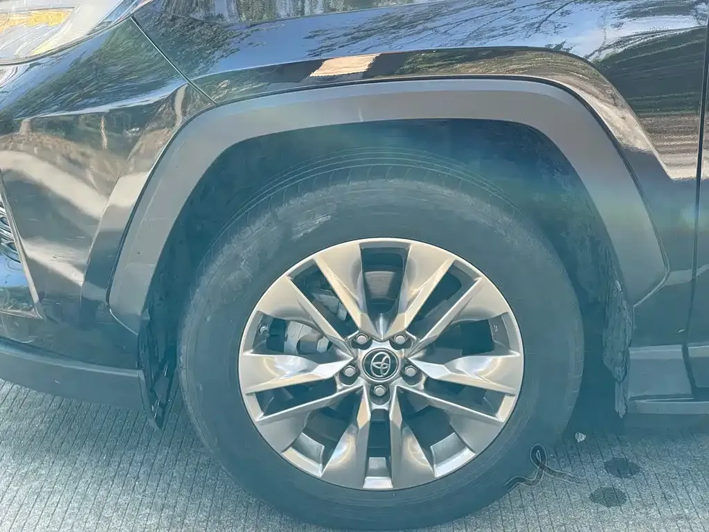 Toyota Wildlander 2023 из CN, фото 3