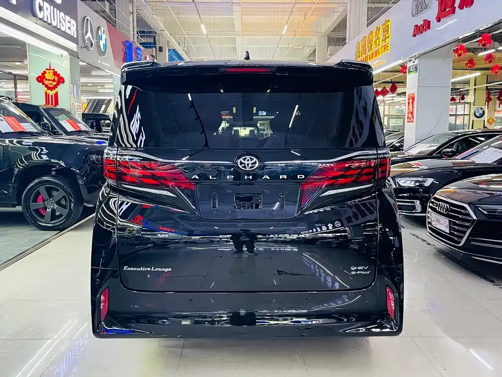 Toyota Alphard — фото 5