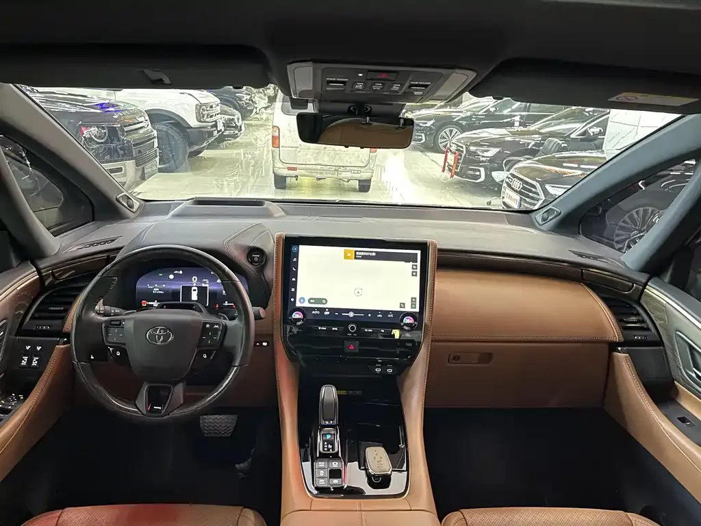 Toyota Alphard — фото 6