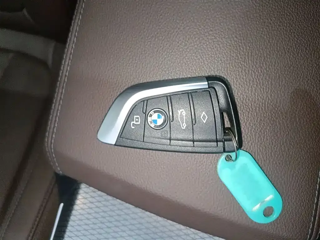 BMW 3 Series 2024 из CN, фото 4