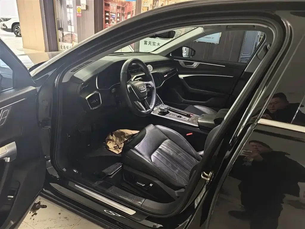 Audi A6L 2023 из CN, фото 4