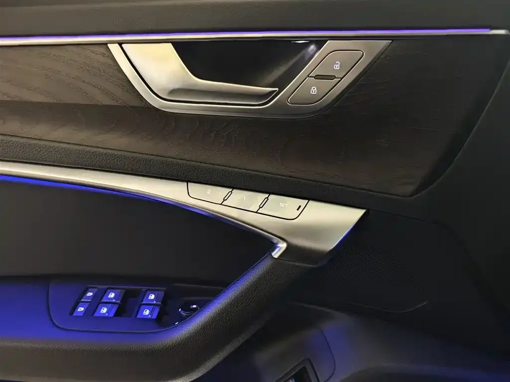 Audi A6L 2023 из CN, фото 2