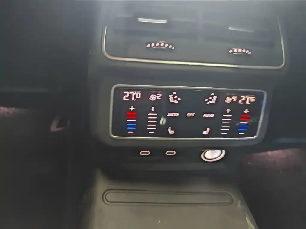 Audi A6L 2023 из CN, фото 3