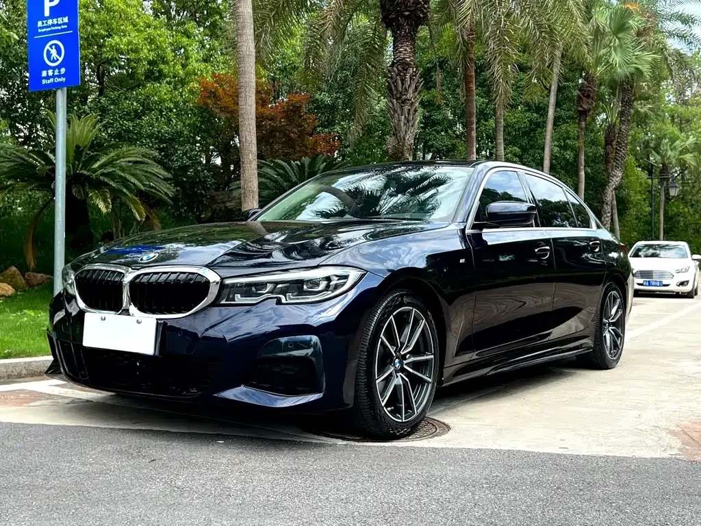 BMW 3 Series 2022 из CN, фото 1