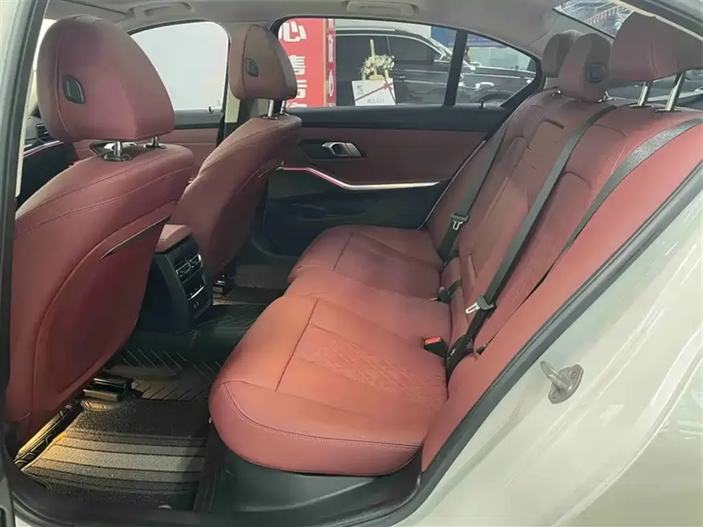 BMW 3 Series 2024 из CN, фото 3