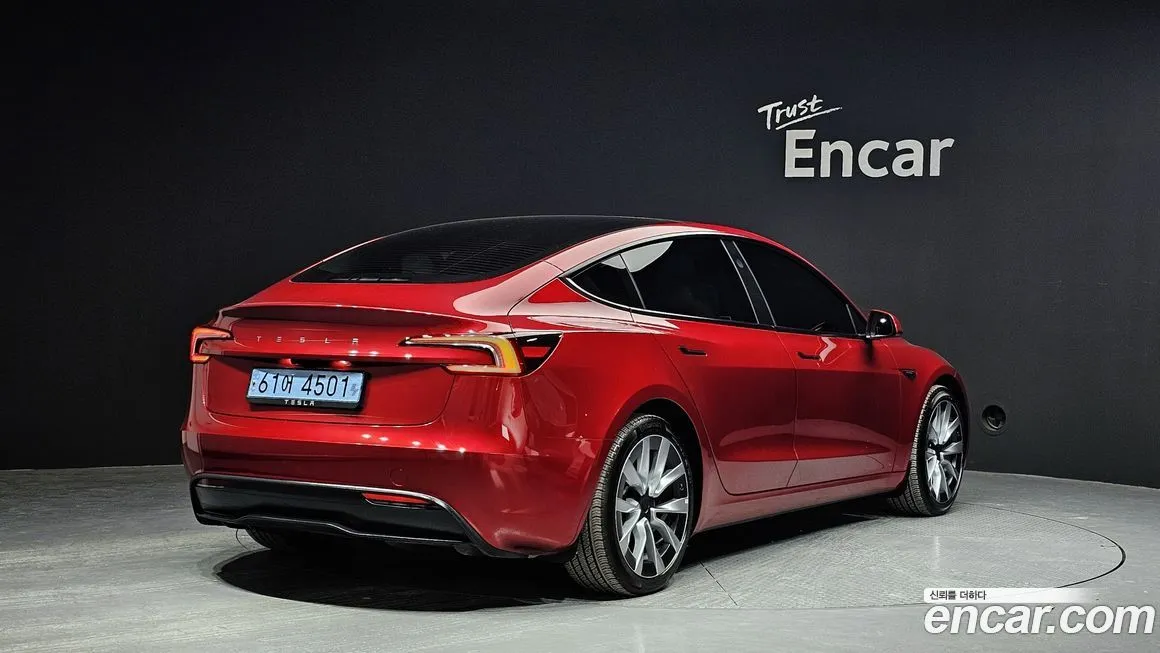 Tesla Model 3 2024 из KR, фото 2
