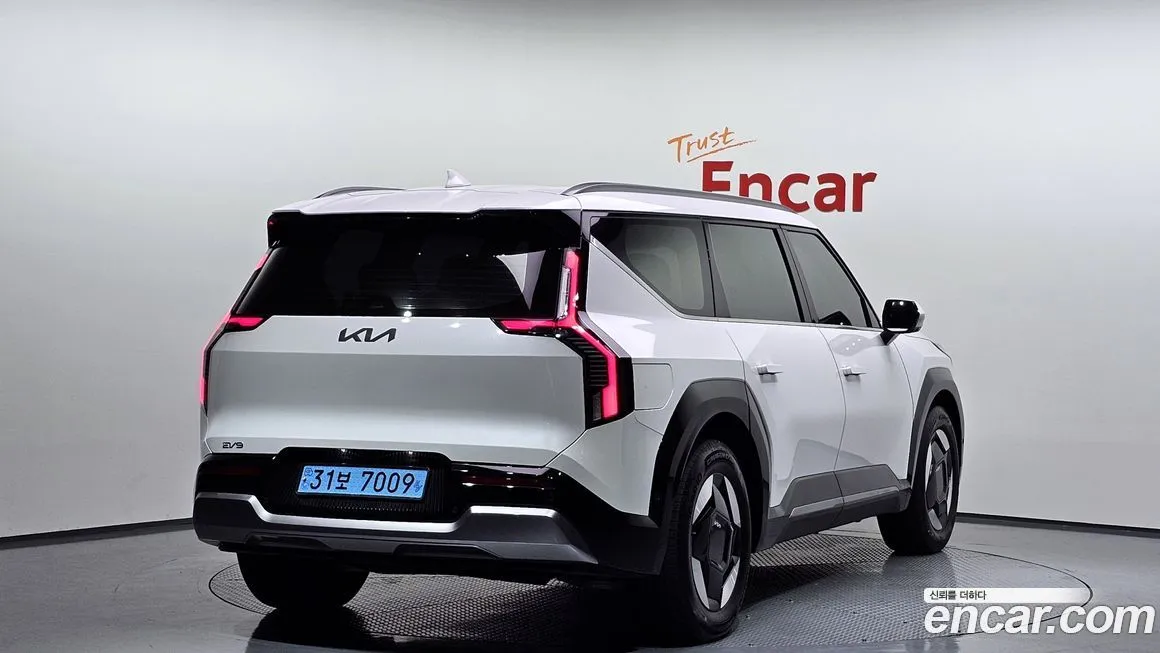 Kia EV9 — фото 3