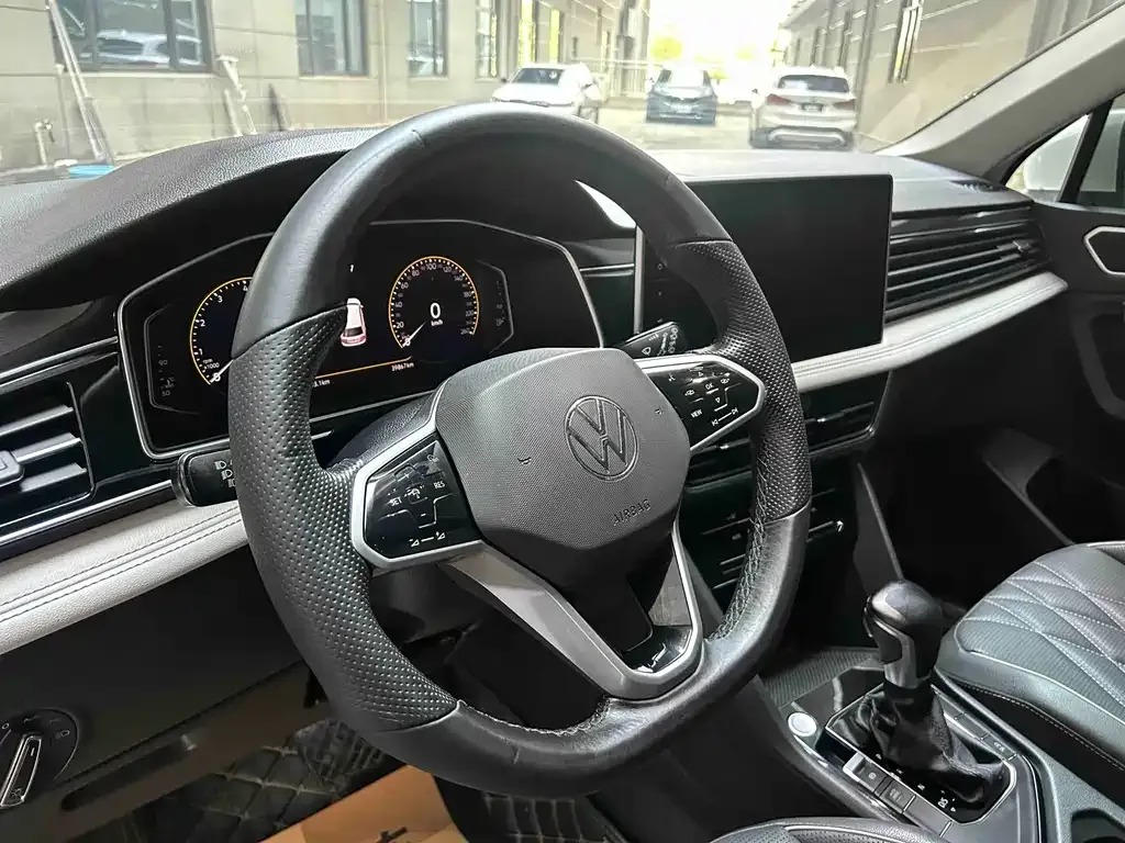 Volkswagen Tiguan L 2021 из CN, фото 8