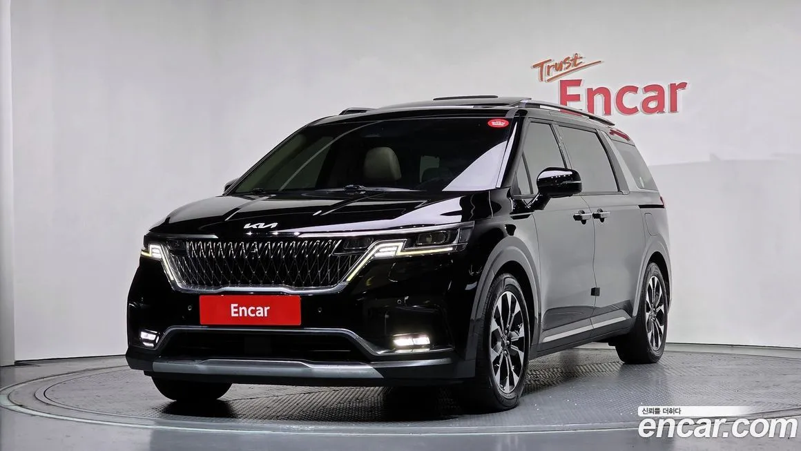 Kia Carnival — фото 1