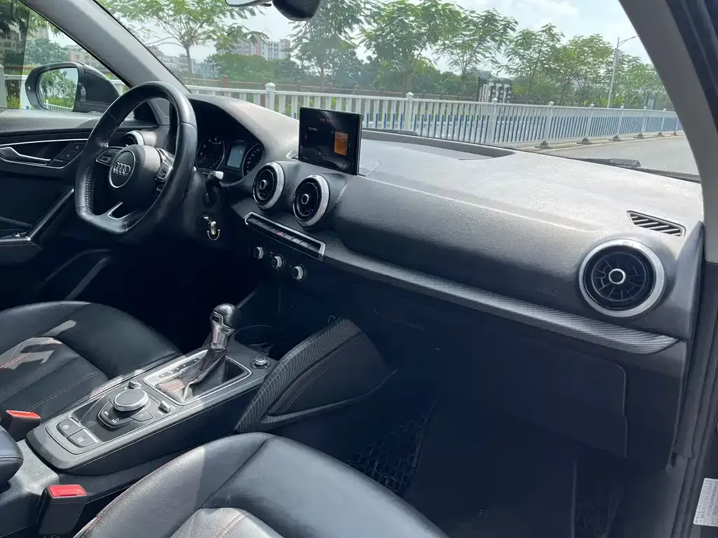 Audi Q2L 2022 из CN, фото 3