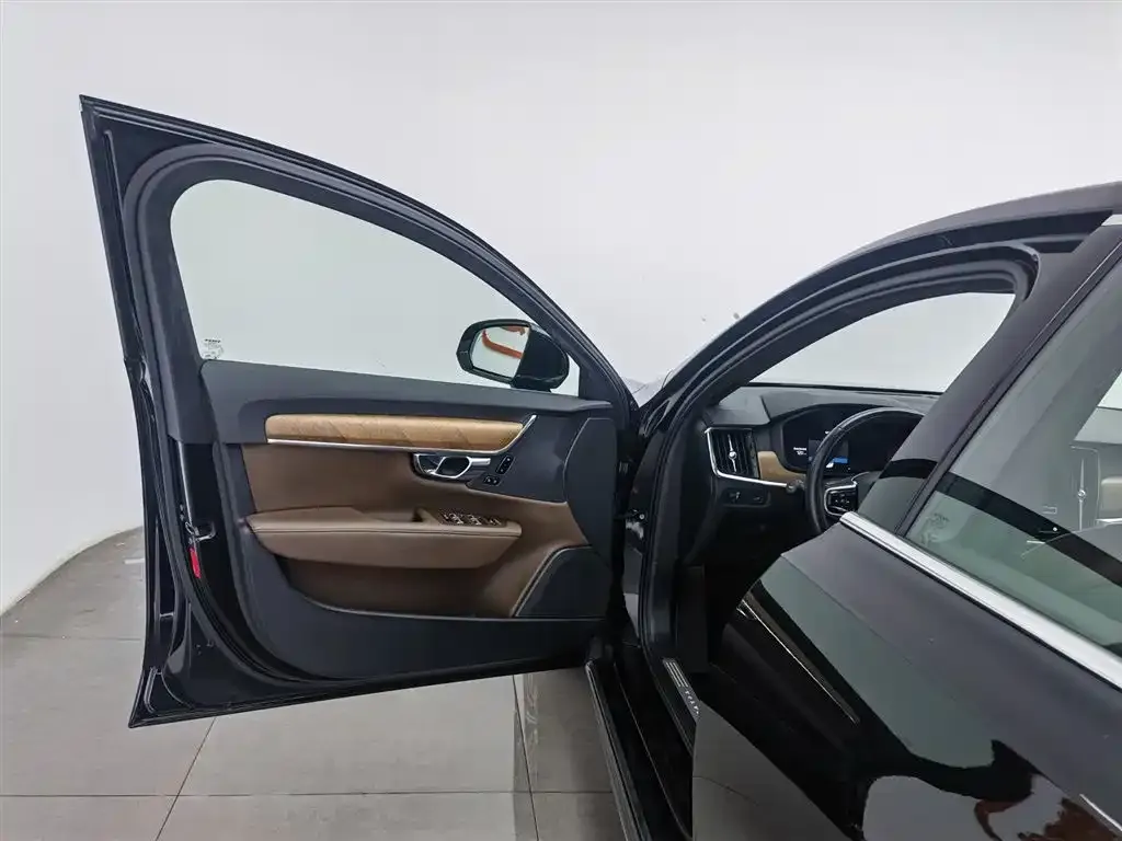Volvo S90 2022 из CN, фото 3