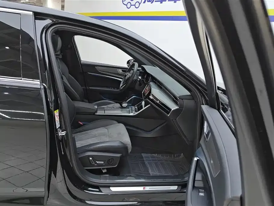 Audi A6L 2023 из CN, фото 3