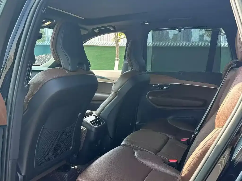 Volvo XC90 2023 из CN, фото 2