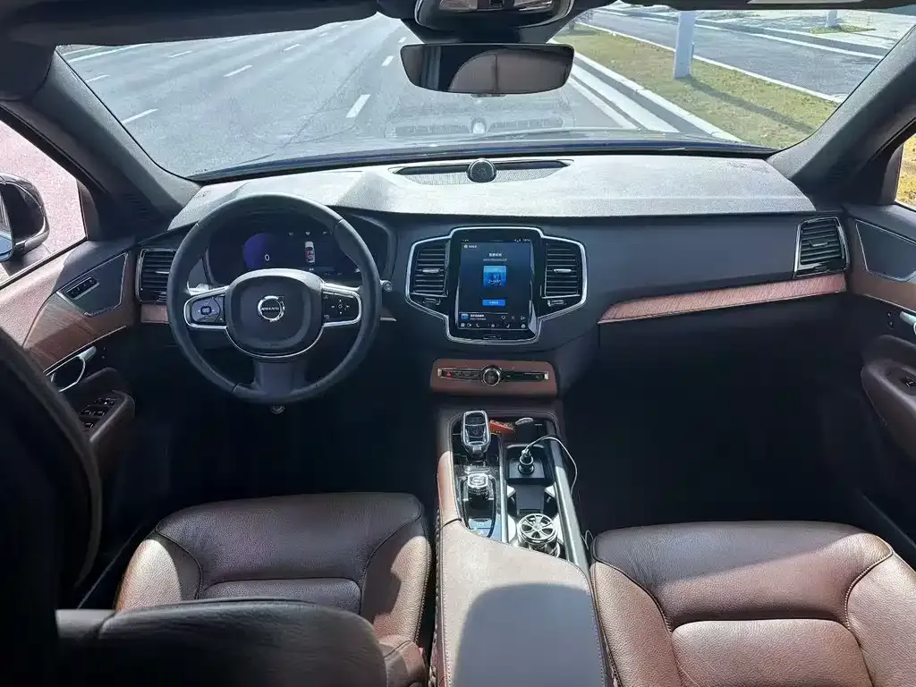 Volvo XC90 2023 из CN, фото 4