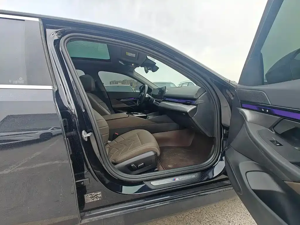 BMW i5 2025 из CN, фото 7