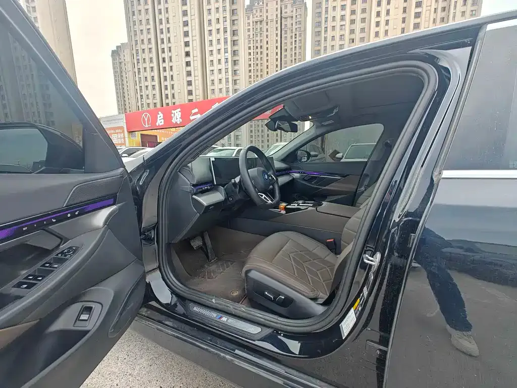 BMW i5 2025 из CN, фото 10