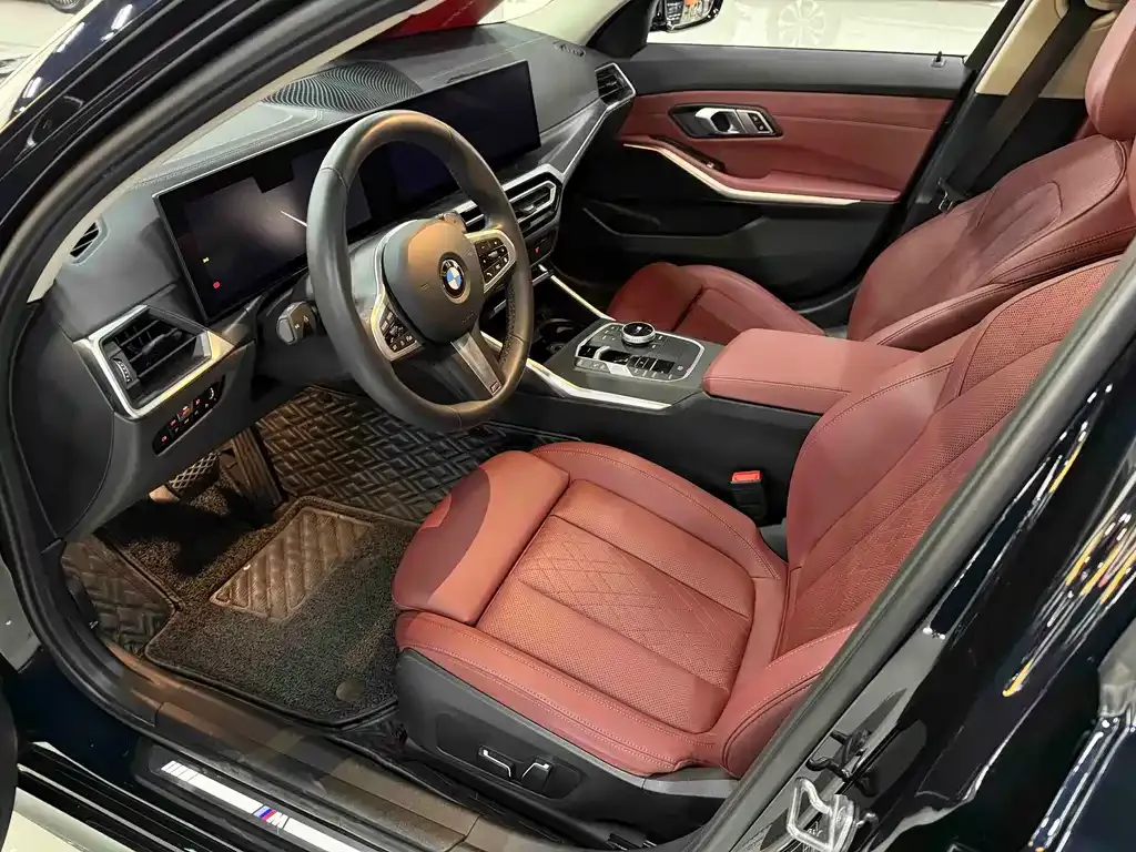 BMW 3 Series 2023 из CN, фото 2