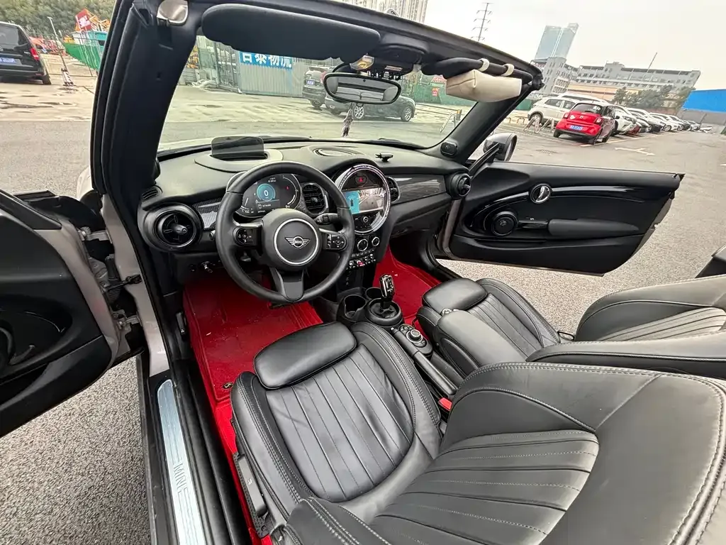 MINI Cooper (3-door) 2023 из CN, фото 2