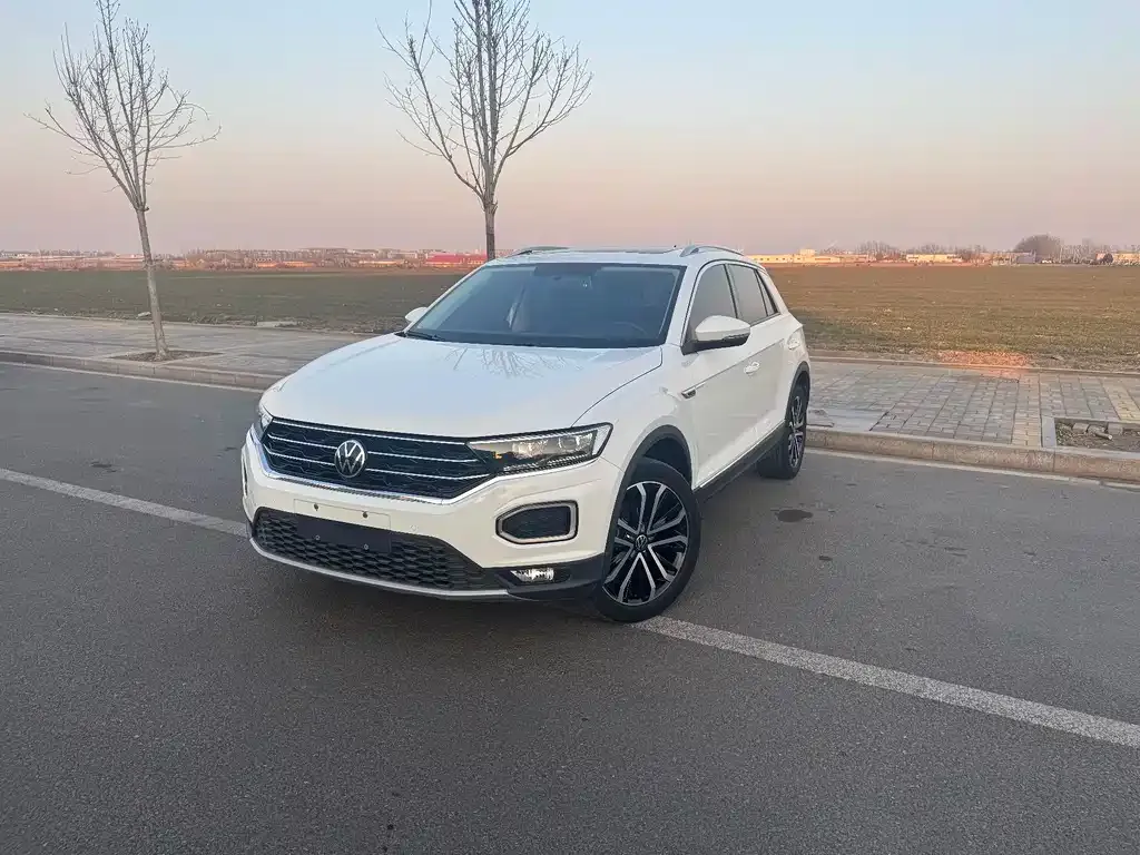 Volkswagen T-Roc 2023 из CN, фото 1