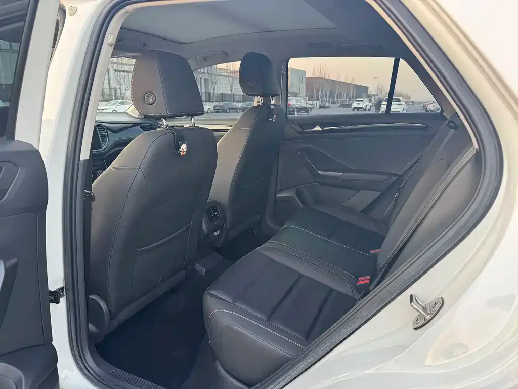 Volkswagen T-Roc 2023 из CN, фото 3