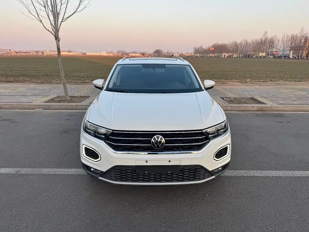 Volkswagen T-Roc 2023 из CN, фото 2