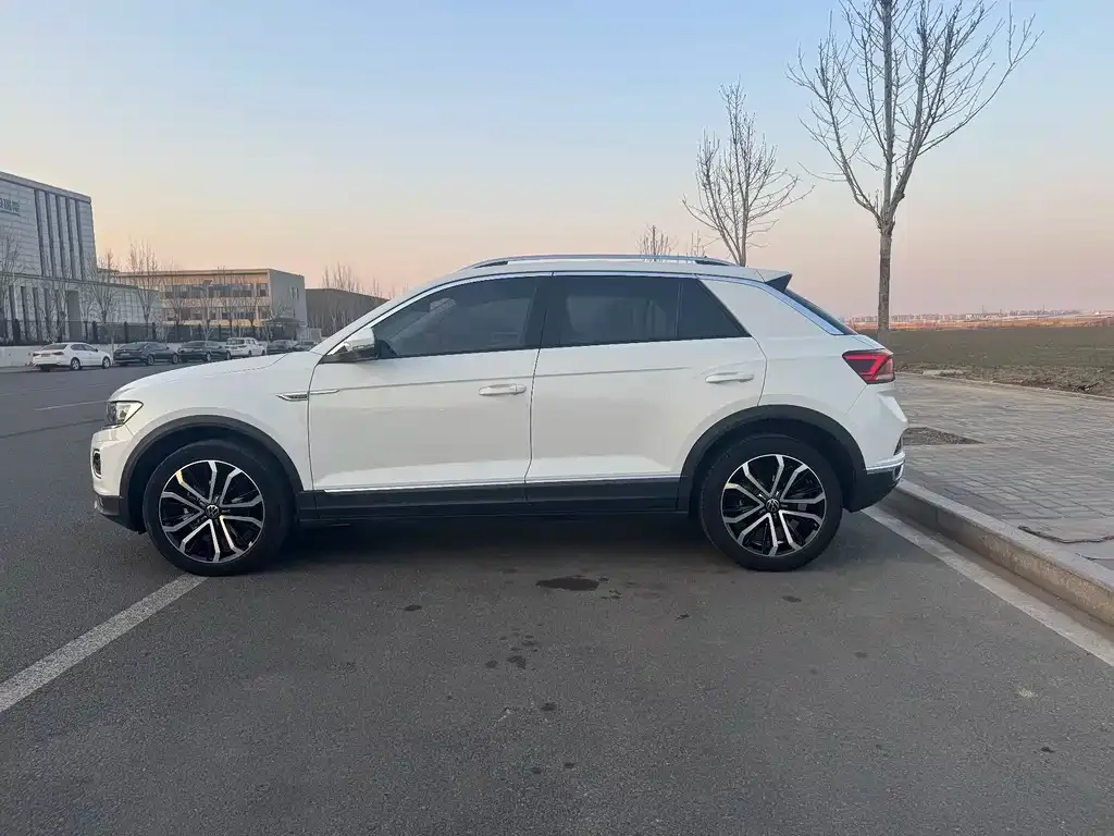 Volkswagen T-Roc 2023 из CN, фото 4