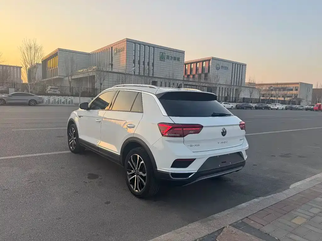 Volkswagen T-Roc 2023 из CN, фото 6