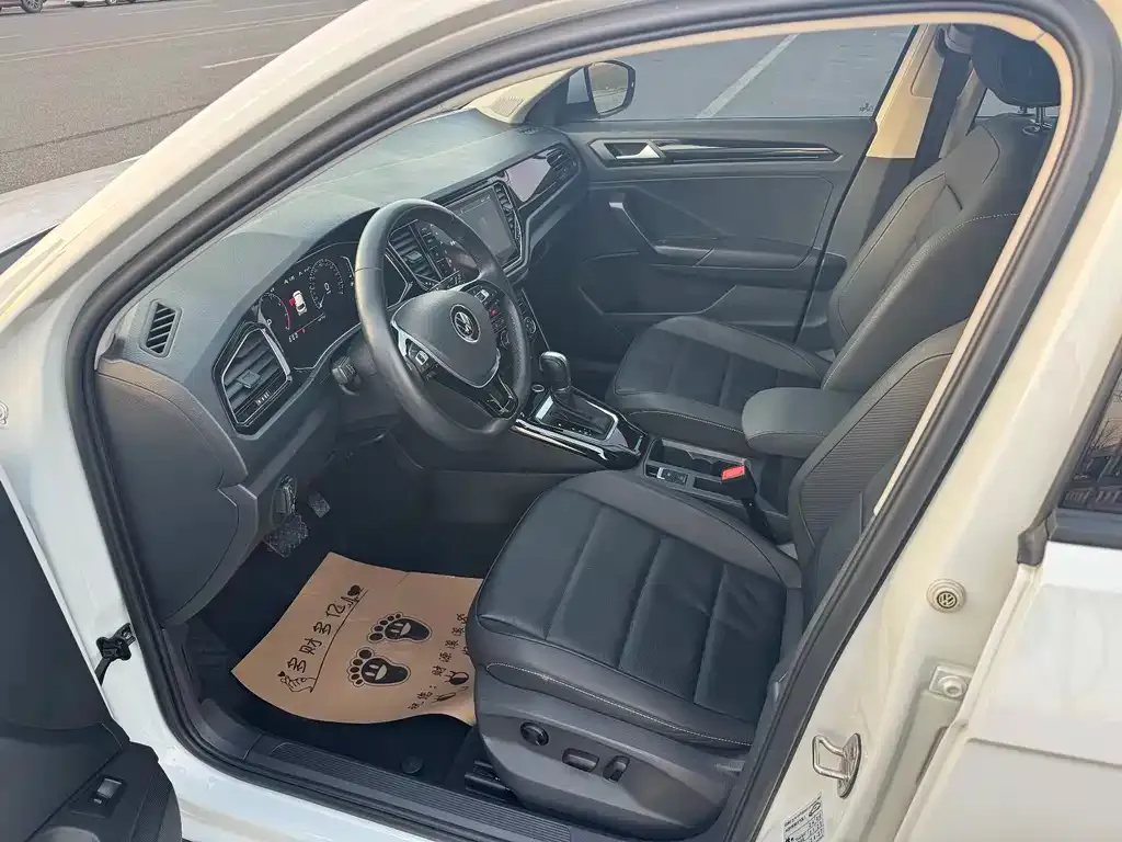 Volkswagen T-Roc 2023 из CN, фото 5