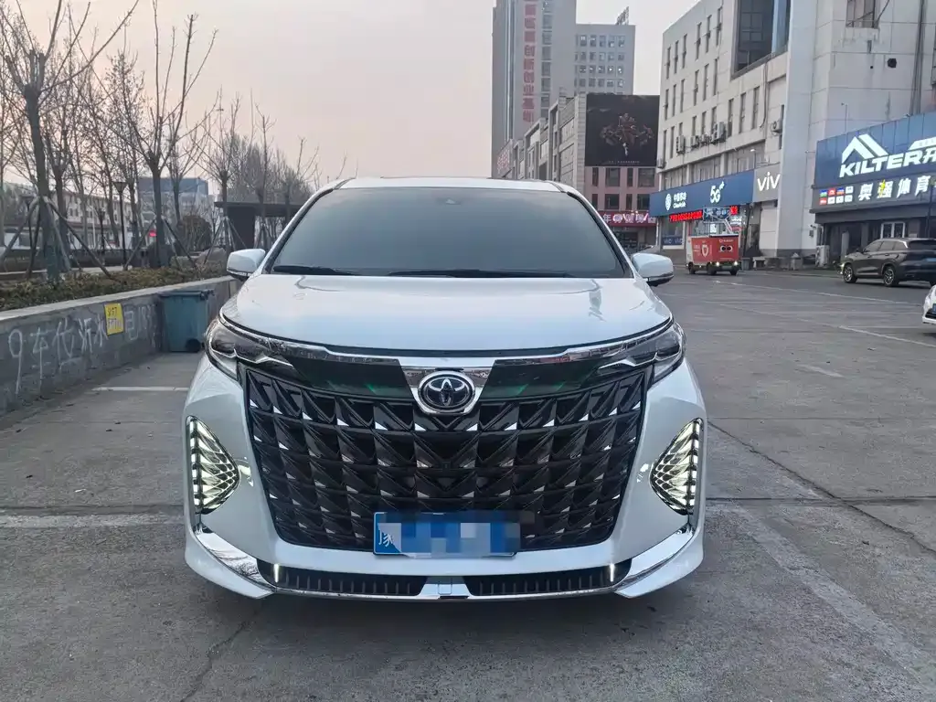 Toyota Sienna — фото 9