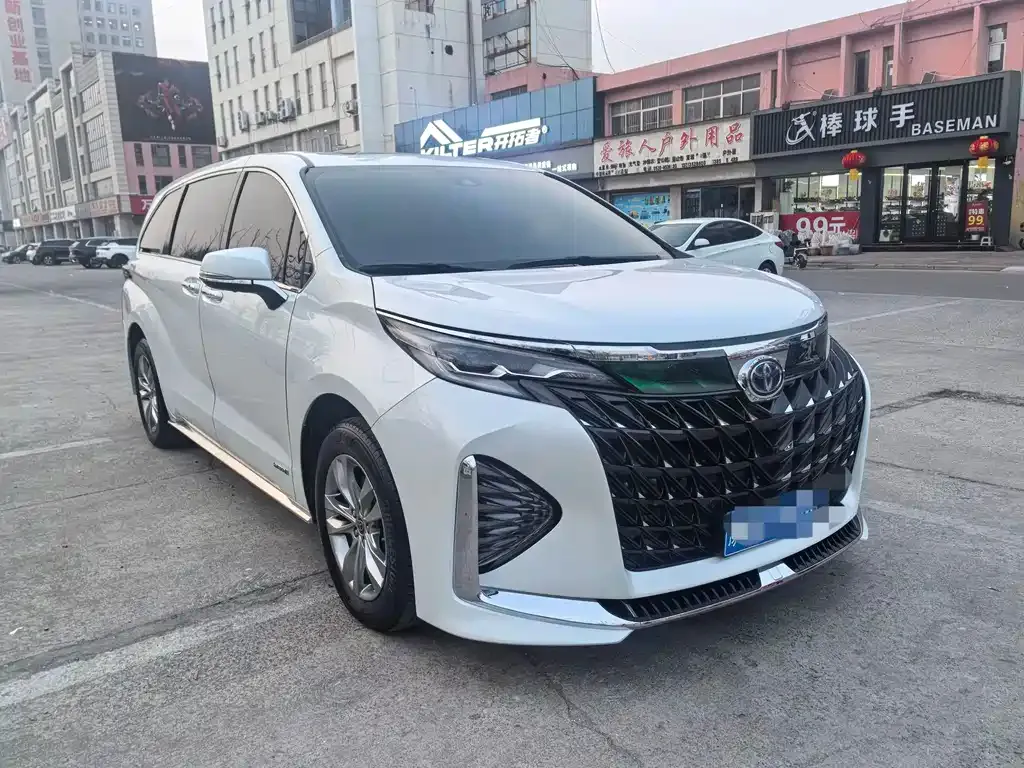 Toyota Sienna — фото 3