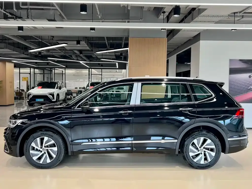 Volkswagen Tiguan L New Energy — фото 4
