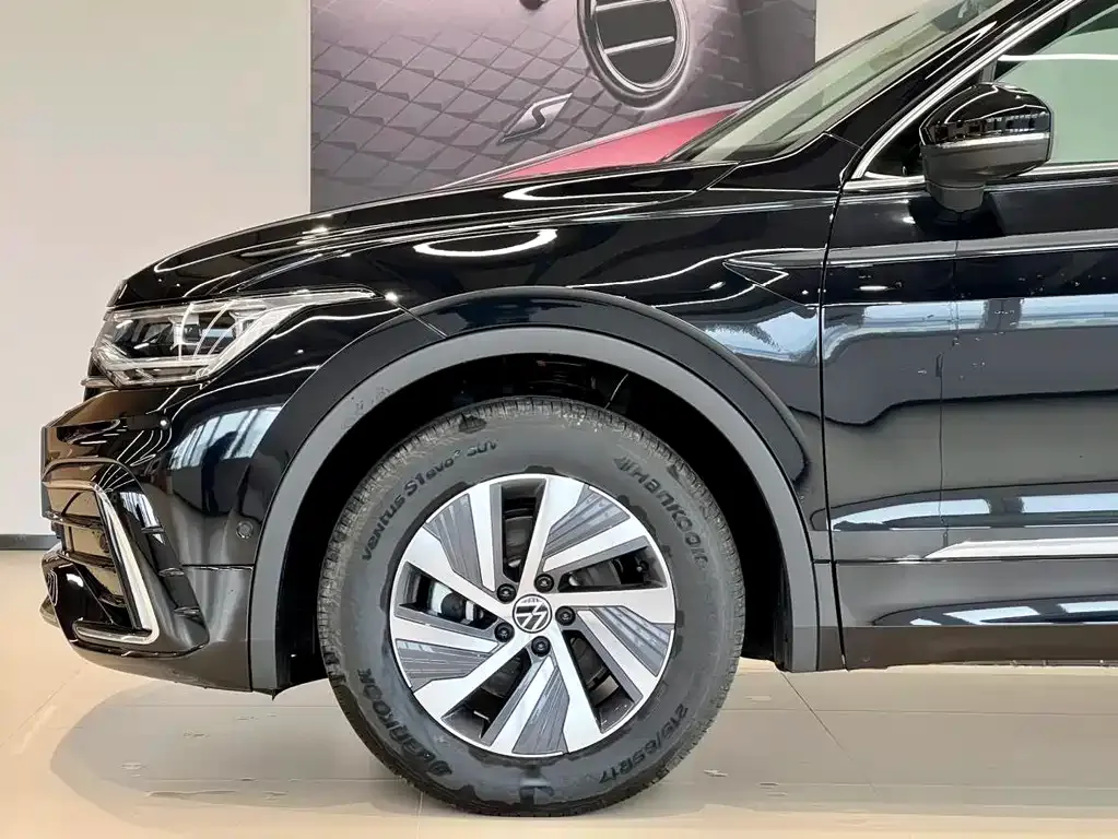 Volkswagen Tiguan L New Energy — фото 3