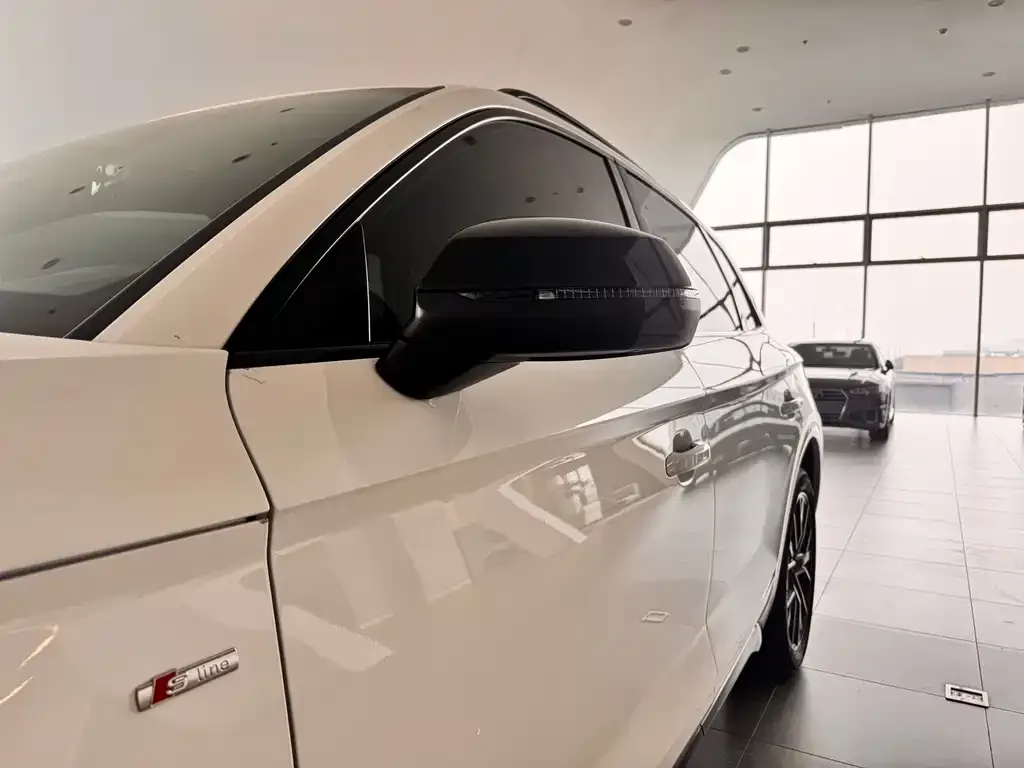 Audi Q5L 2023 из CN, фото 2