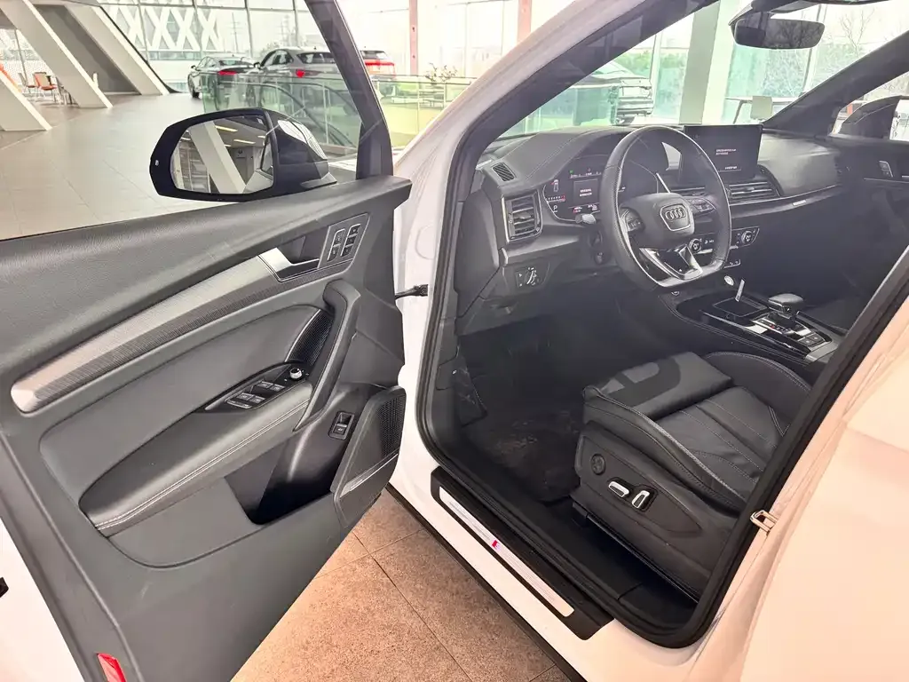 Audi Q5L 2023 из CN, фото 7