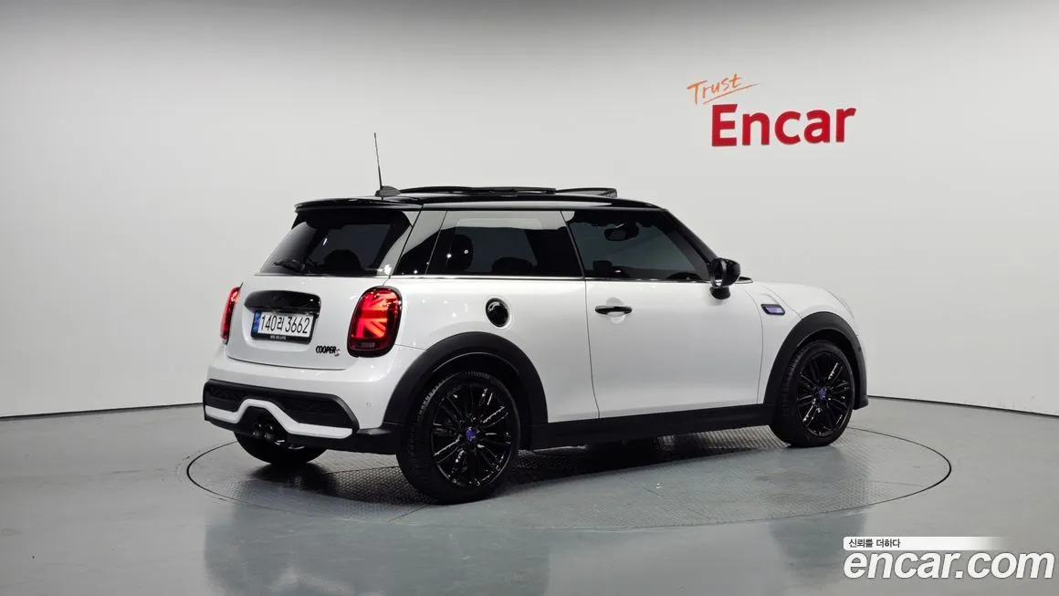 Mini Cooper 2024 из KR, фото 2