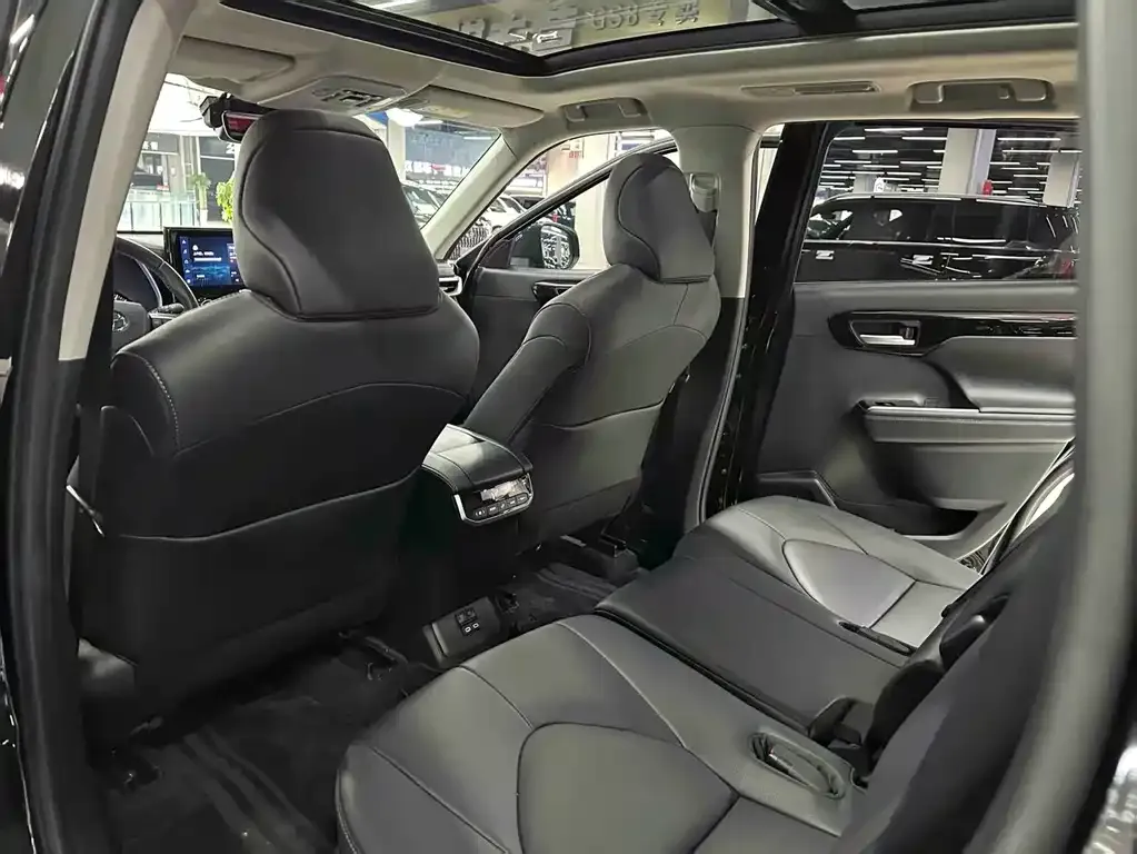Toyota Highlander 2022 из CN, фото 8