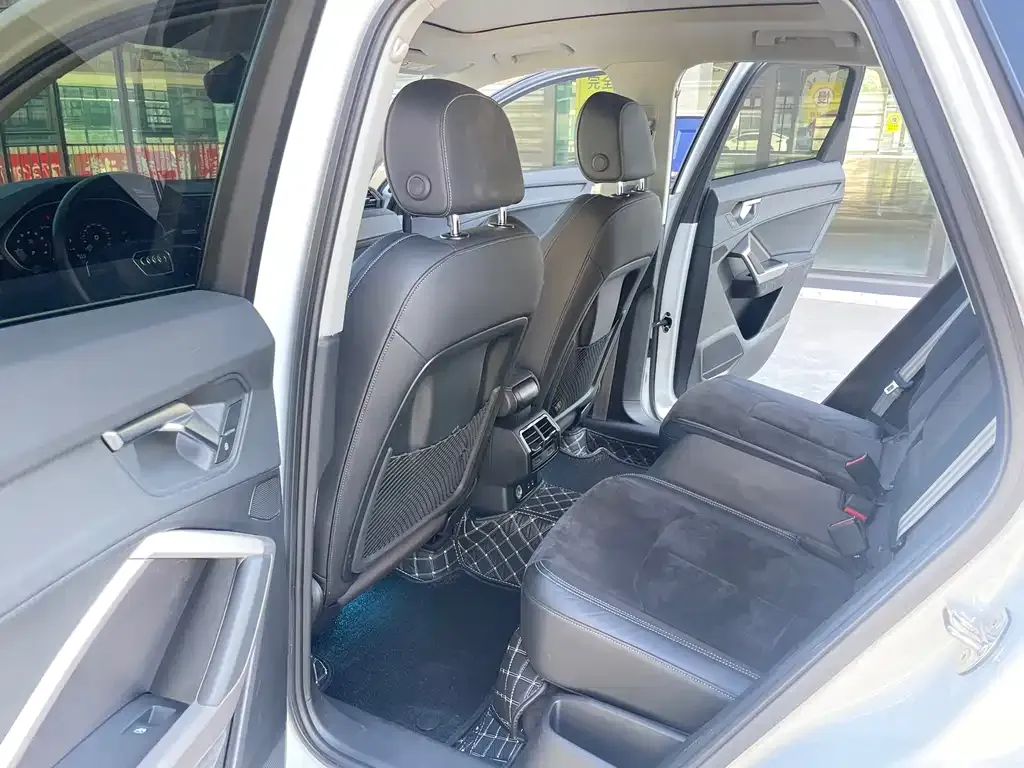 Audi Q3 2021 из CN, фото 4
