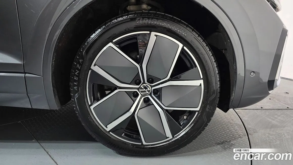 Volkswagen Touareg 2024 из KR, фото 8