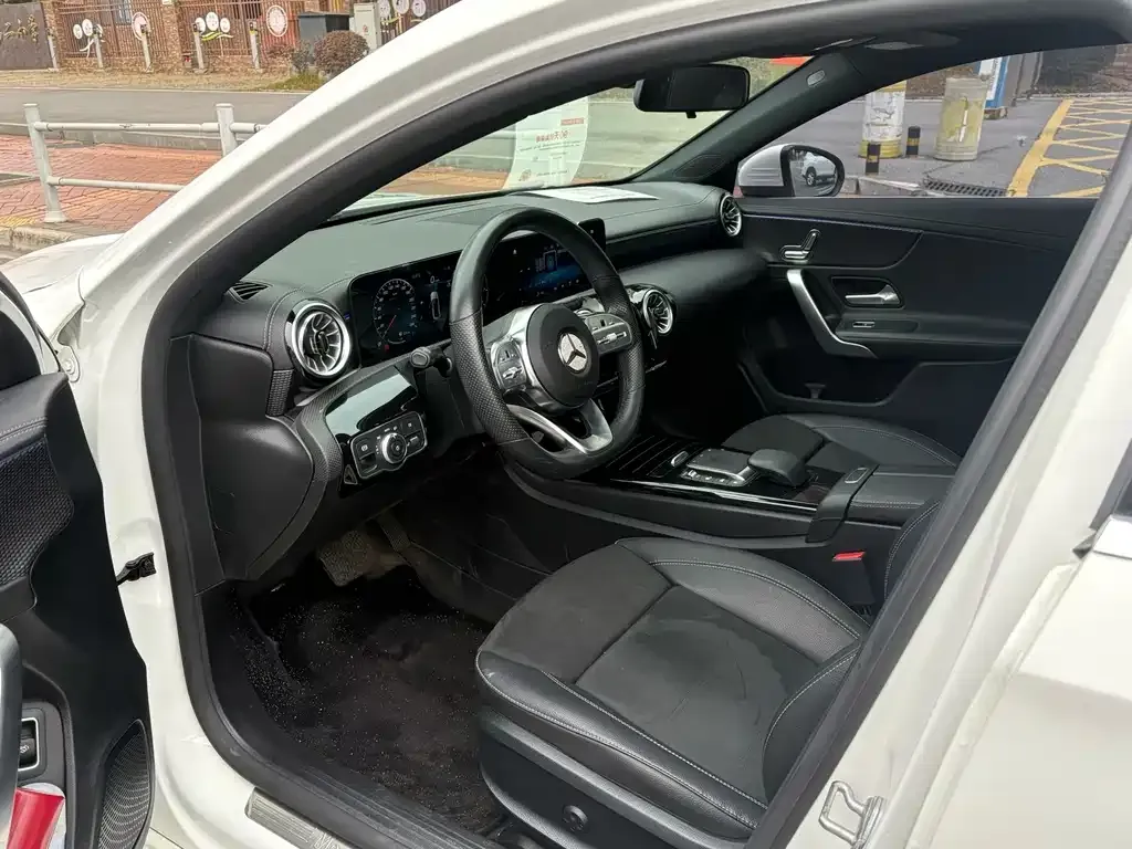 Mercedes-Benz A-Class 2021 из CN, фото 3