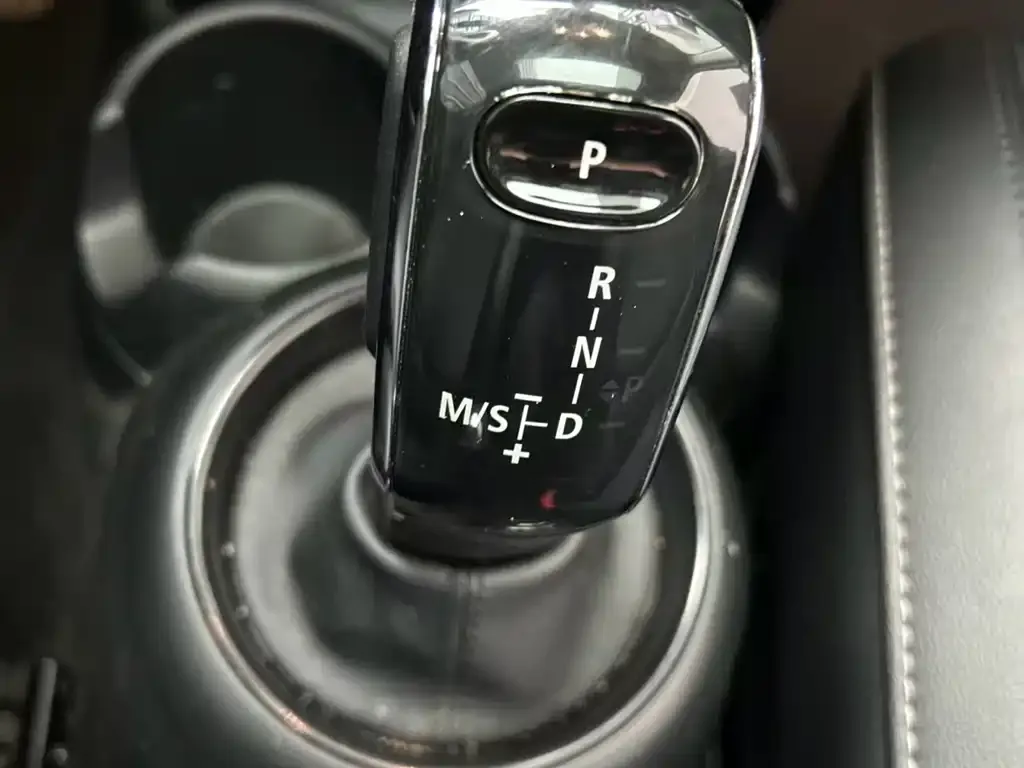 MINI Cooper (3-door) 2022 из CN, фото 2