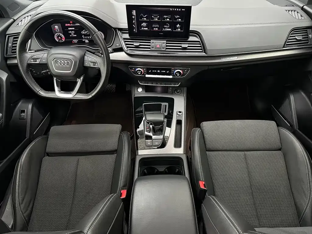 Audi Q5L Sportback — фото 8