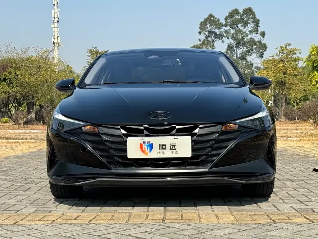 Hyundai Elantra — фото 6