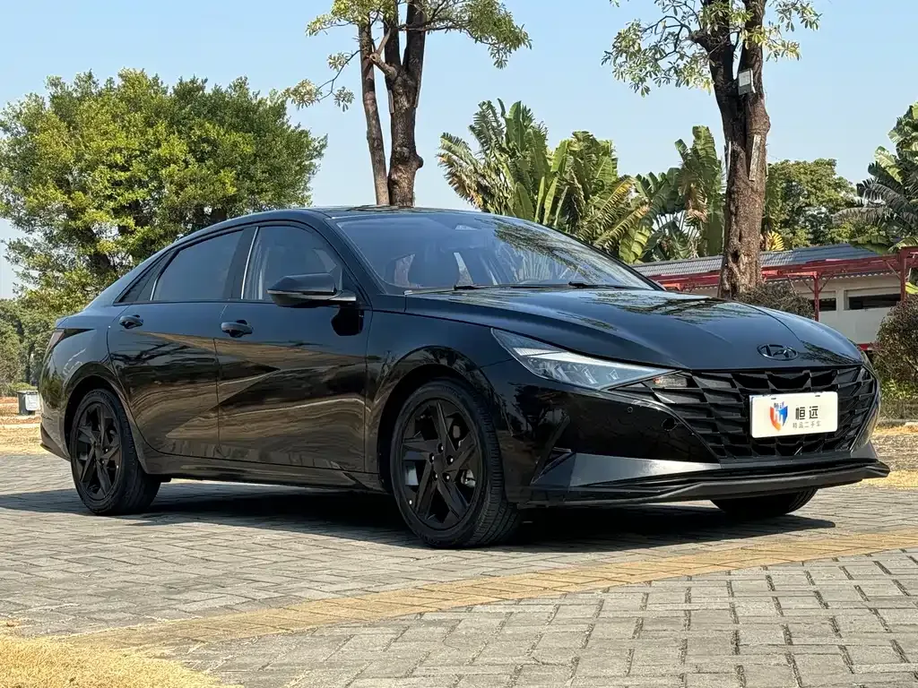 Hyundai Elantra — фото 10