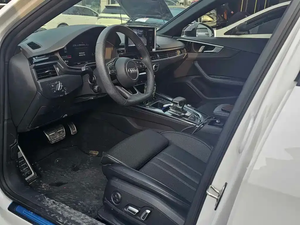 Audi A4L 2024 из CN, фото 7