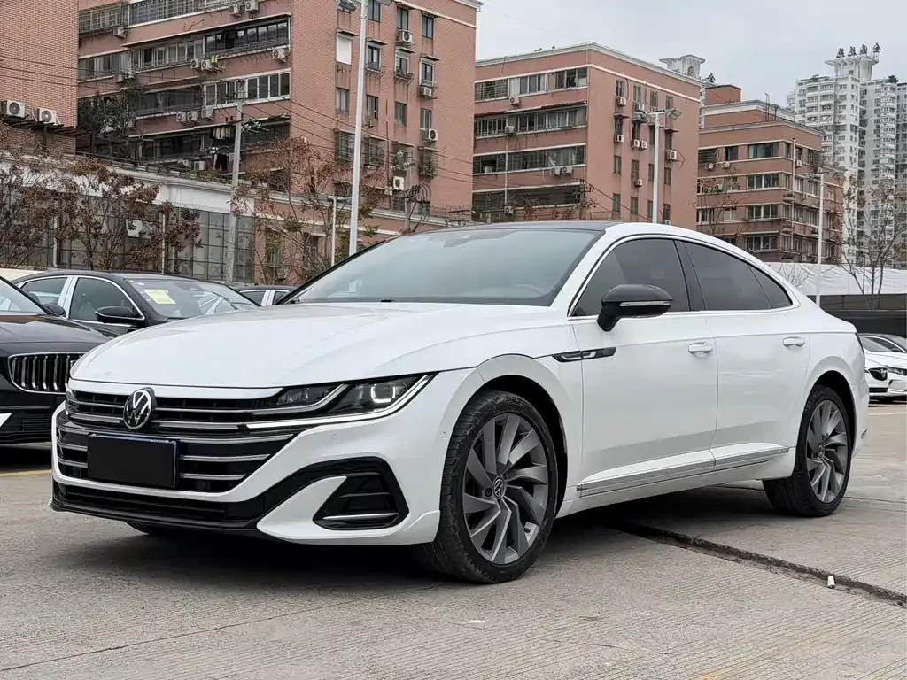 Volkswagen CC 2023 из CN, фото 1