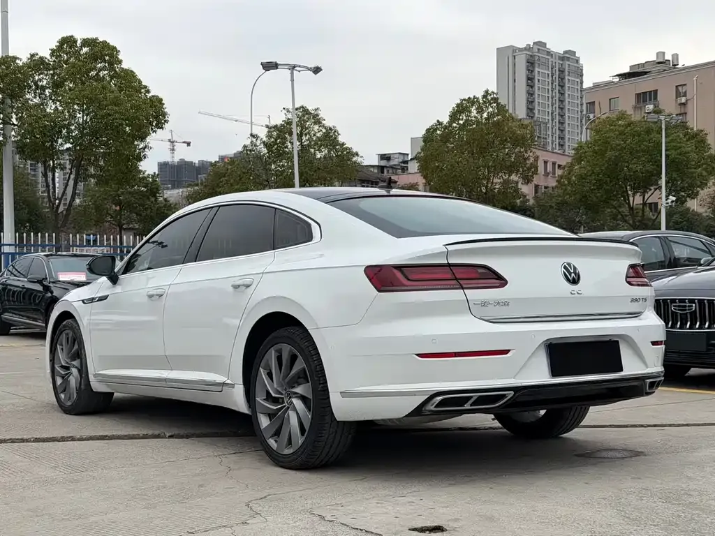 Volkswagen CC 2023 из CN, фото 7