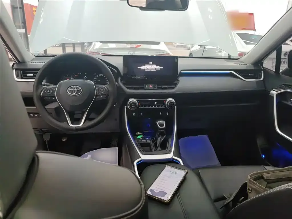 Toyota RAV4 2024 из CN, фото 2