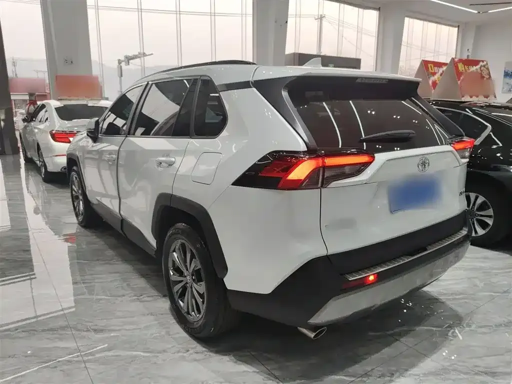 Toyota RAV4 2024 из CN, фото 3