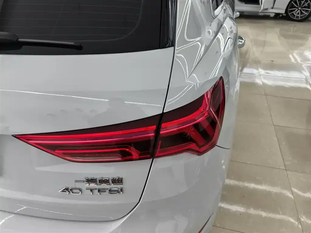 Audi Q3 2024 из CN, фото 2