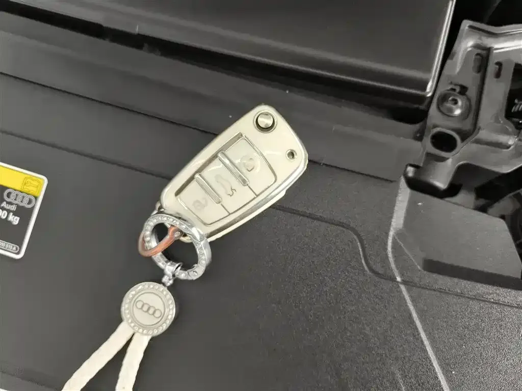Audi Q3 2024 из CN, фото 5